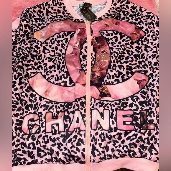 Chanel inspired jacket ๐งฅ - Picture 4 of 4